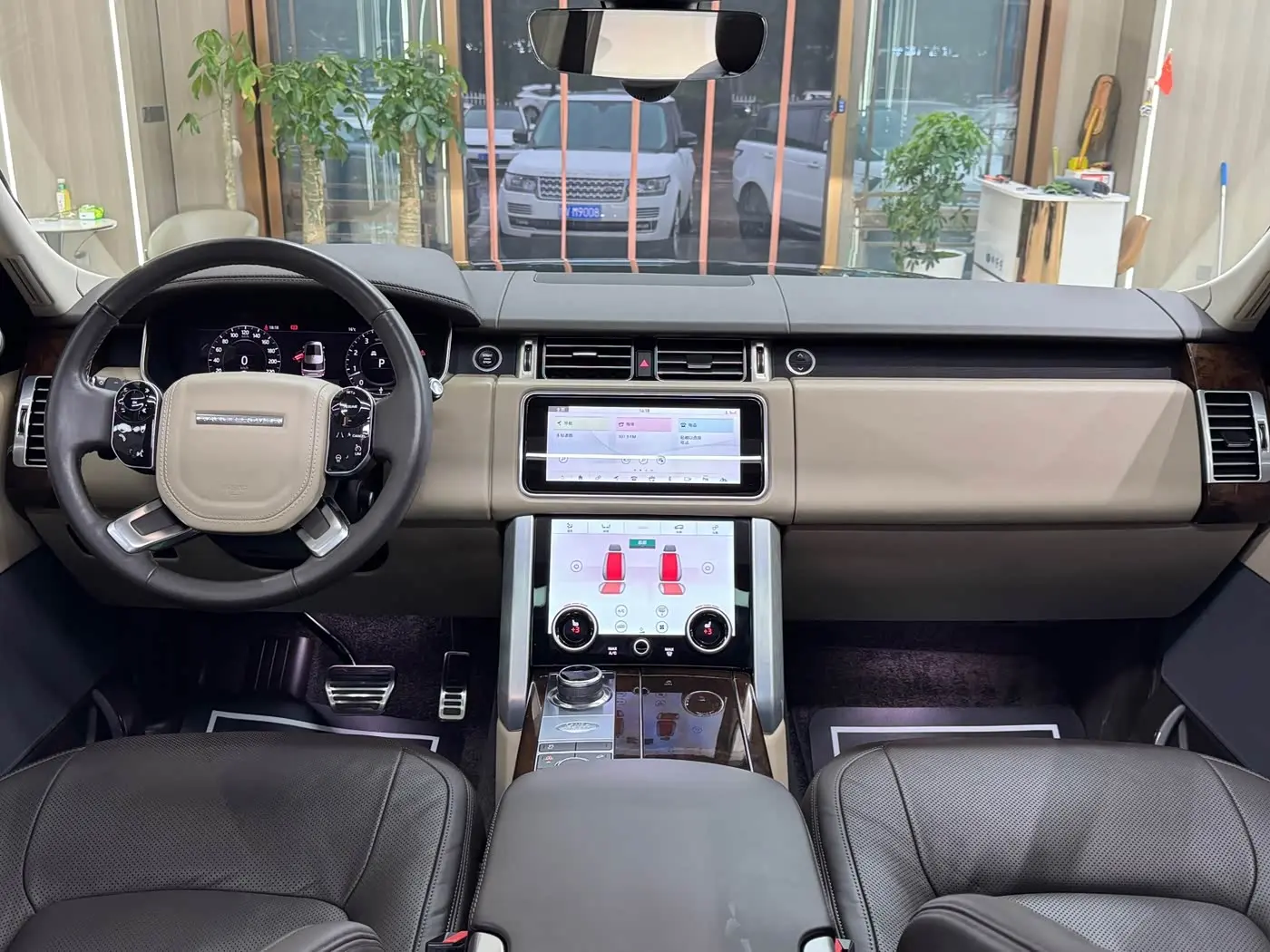 Land Rover Range Rover 2020 — Фото 6/19