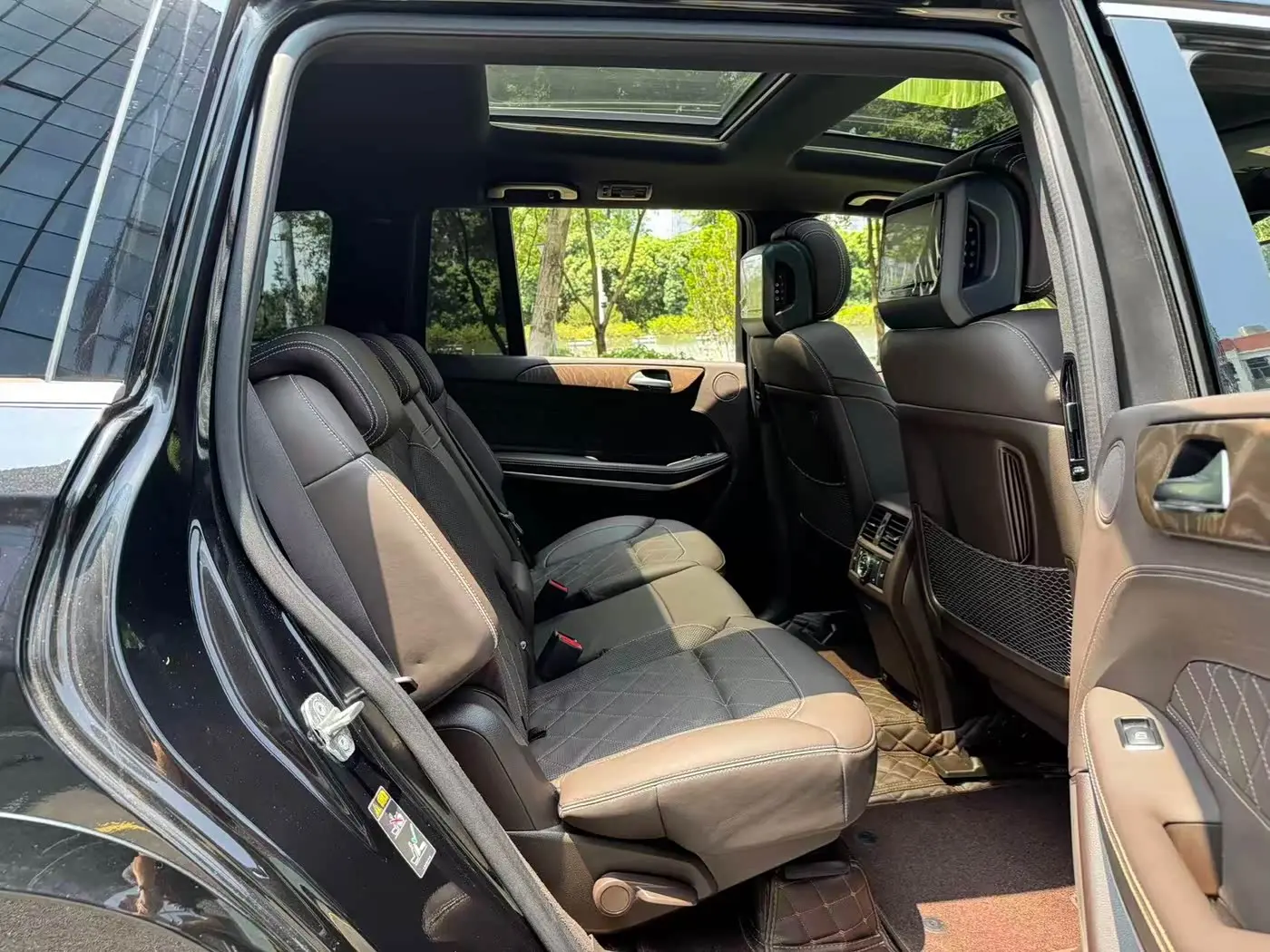 Mercedes-Benz GLS 2019 — Photo 7/18