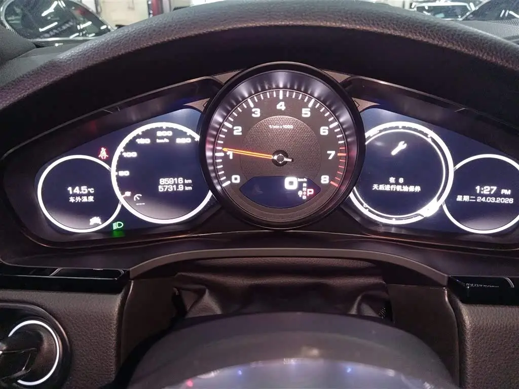 Porsche Cayenne 2018 — Photo 8/20