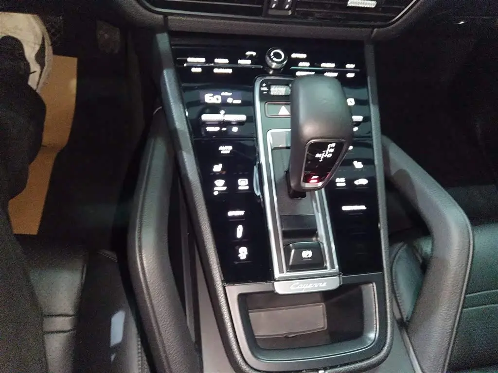 Porsche Cayenne 2018 — Photo 10/20