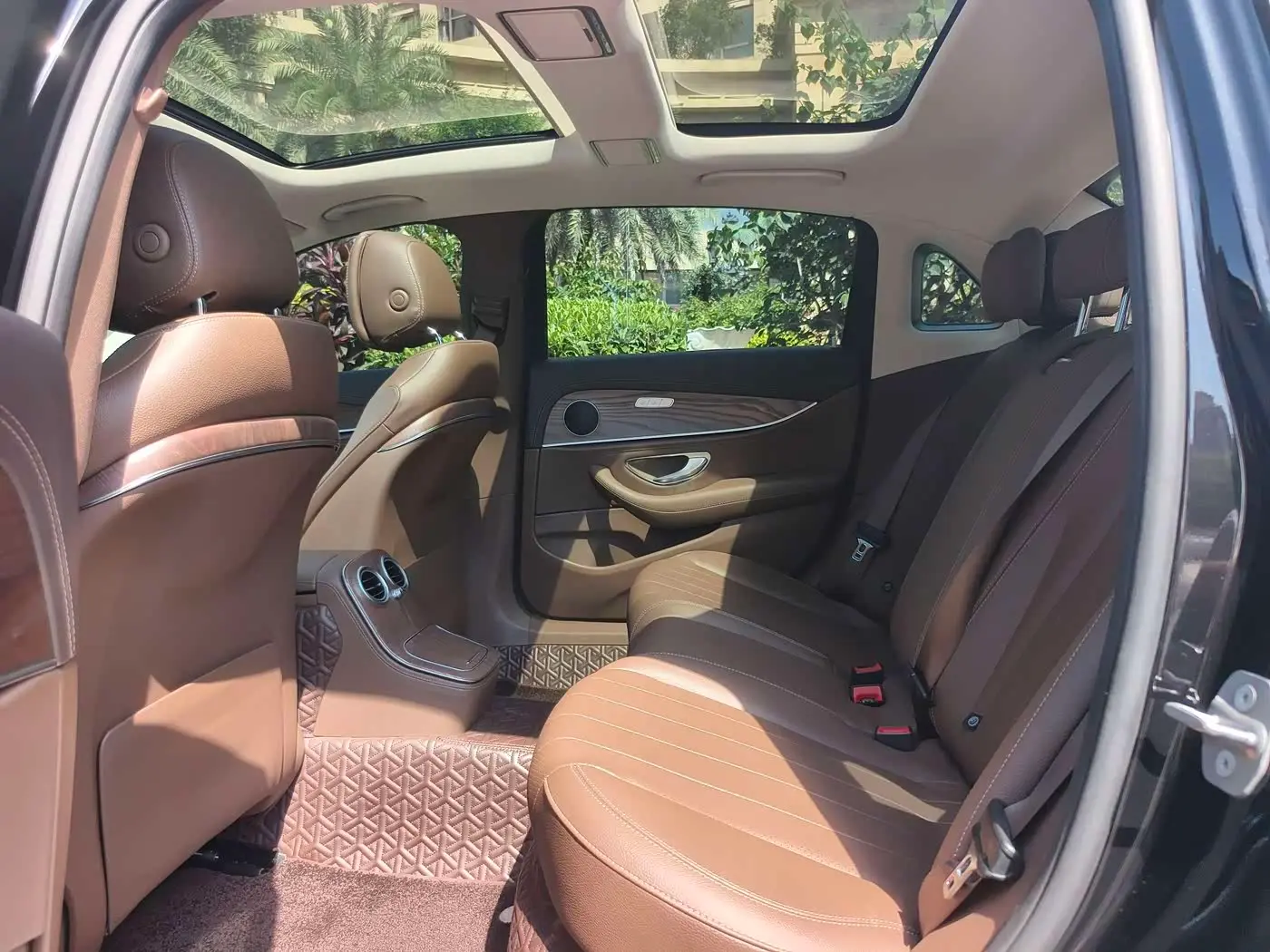 Mercedes-Benz E-Class 2022 — Şəkil 11/16