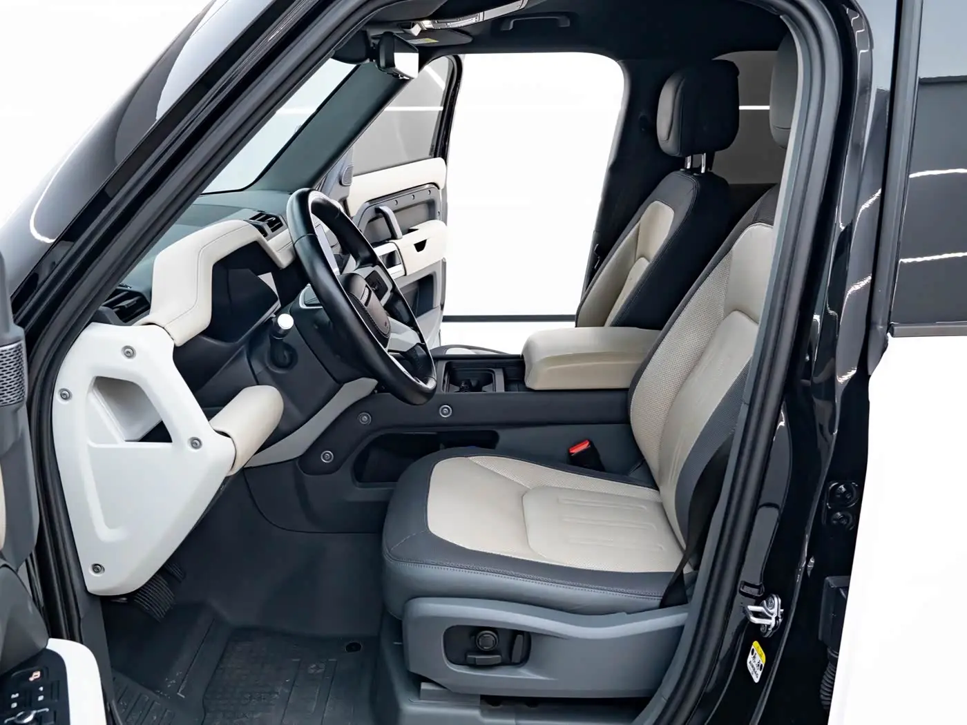 Land Rover Defender 2022 — Фото 6/20