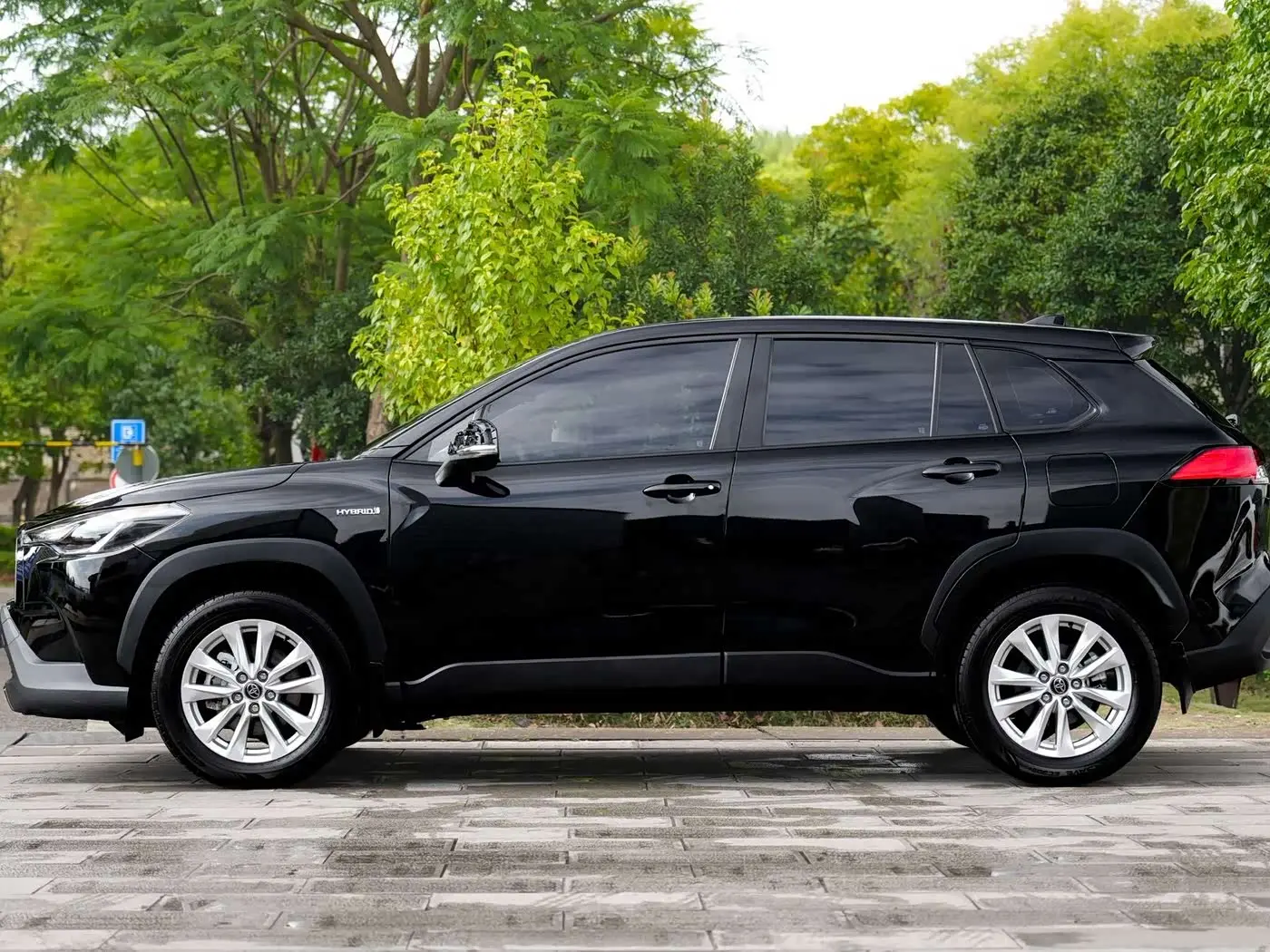 Toyota Corolla Cross 2024 — Şəkil 10/13