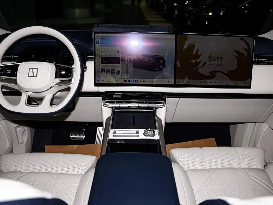 ZEEKR 9X 2025 — Photo 18/20