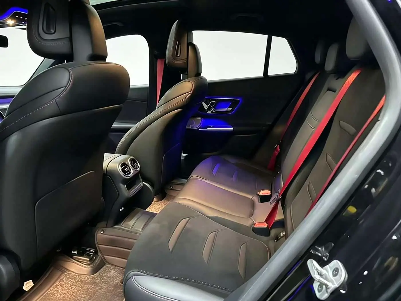 Mercedes-Benz GLC Coupe AMG 2024 — Photo 7/10