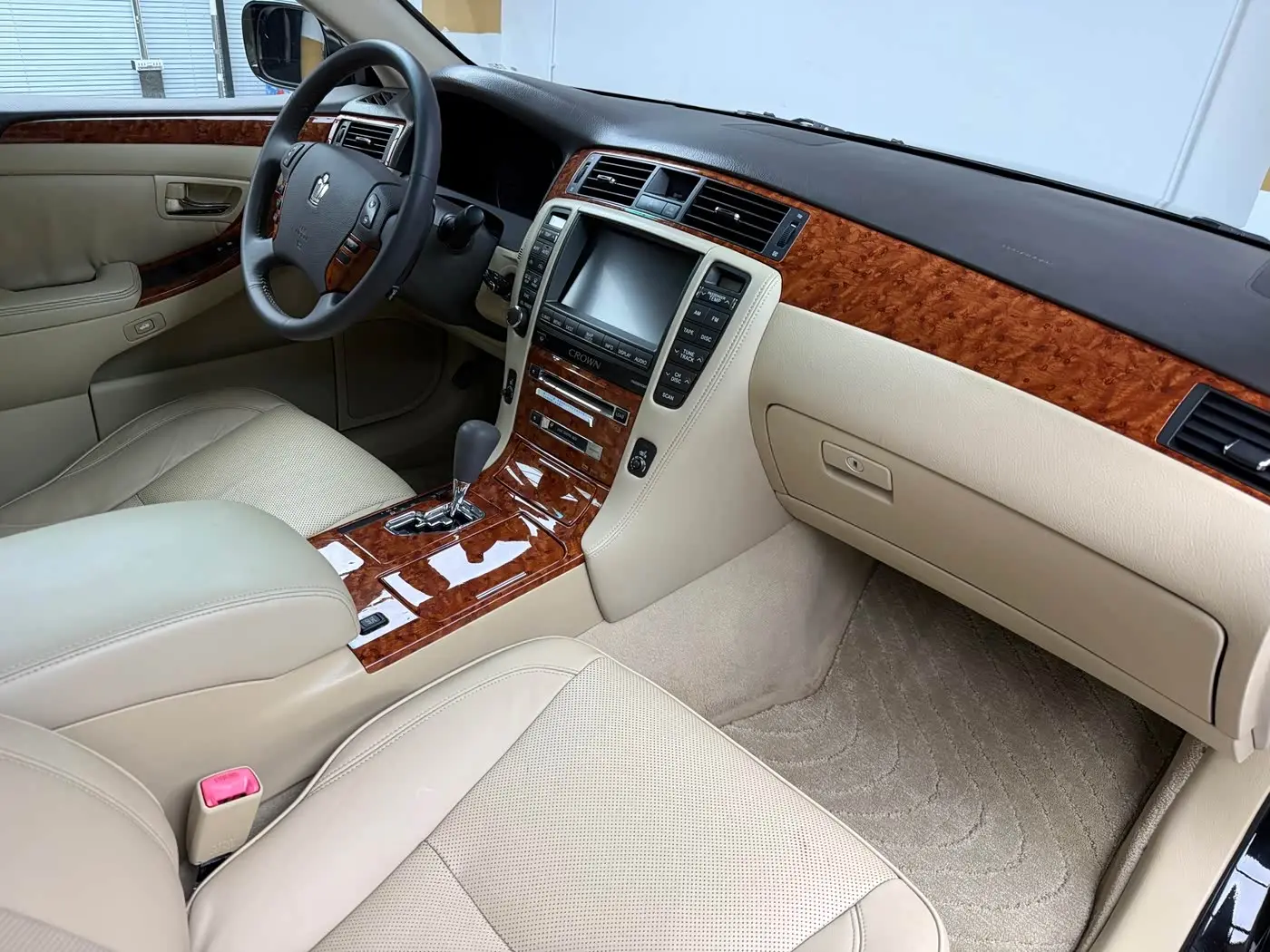 Toyota Crown 2009 — Photo 14/20