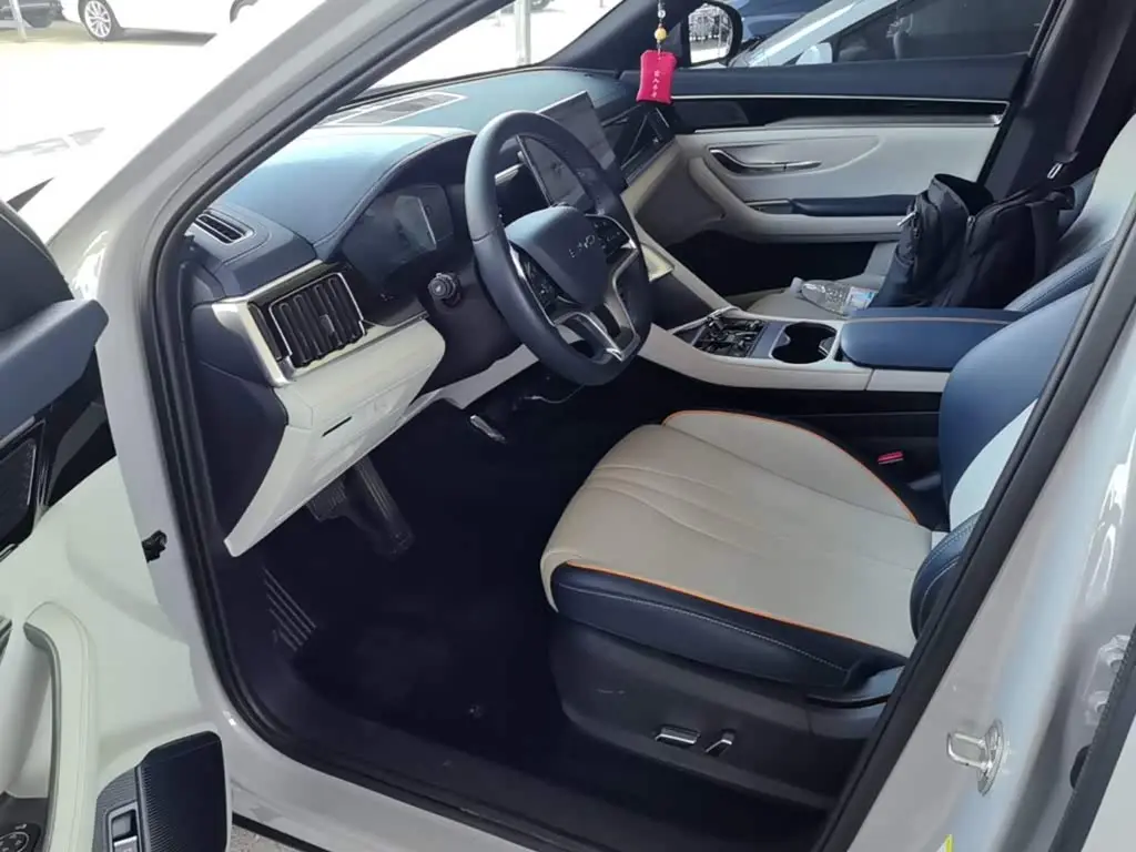 BYD Song PLUS PHEV 2024 — Photo 15/20