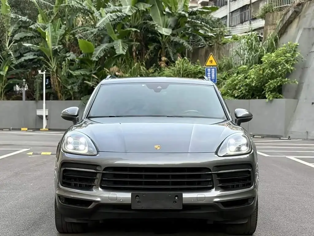 Porsche Cayenne 2020 — Photo 2/9