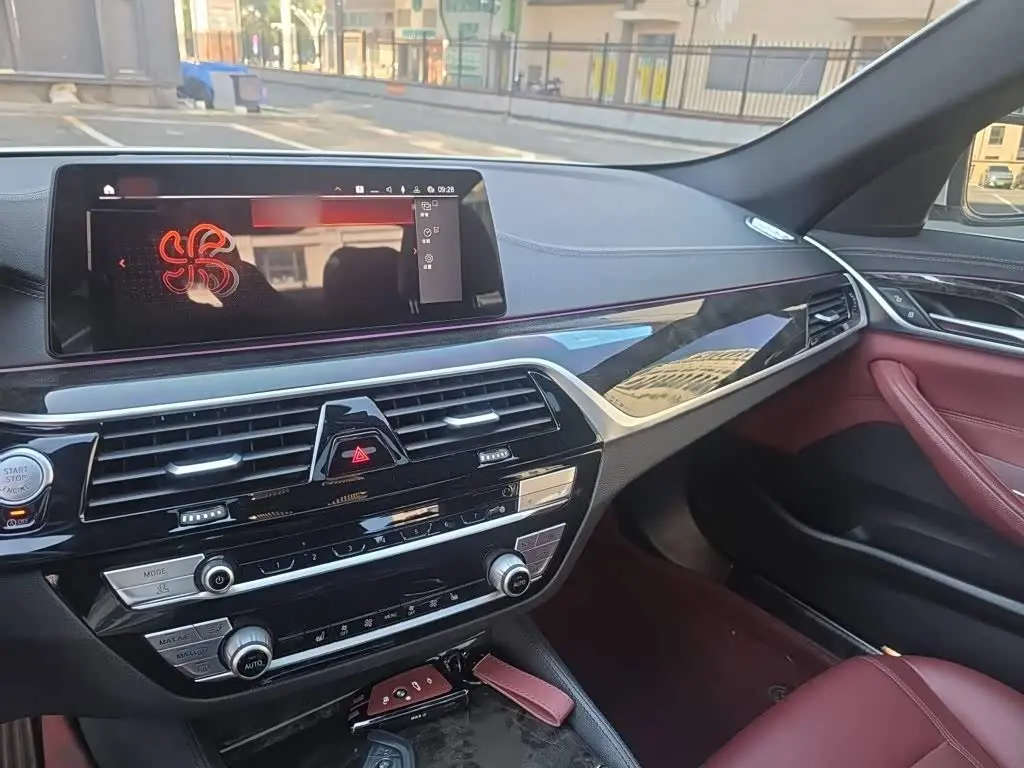 BMW 5 Series 2020 — Photo 6/20