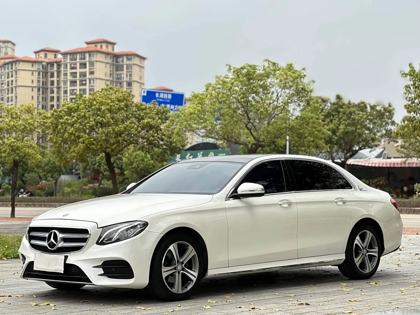 Mercedes-Benz E-Class 2017 — Фото 1/16
