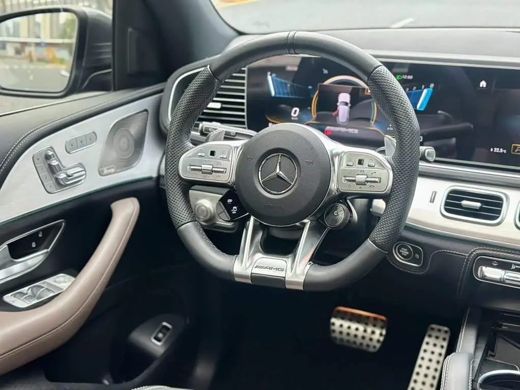 Mercedes-Benz GLE AMG 2023 — Фото 10/20