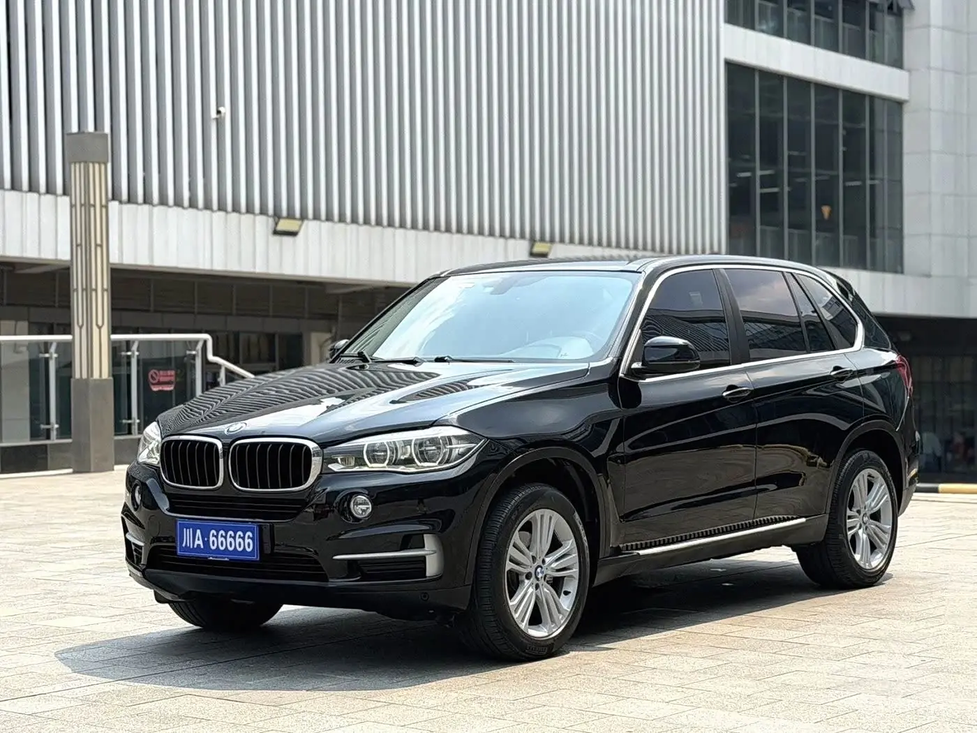 BMW X5 2015 — Photo 1/8