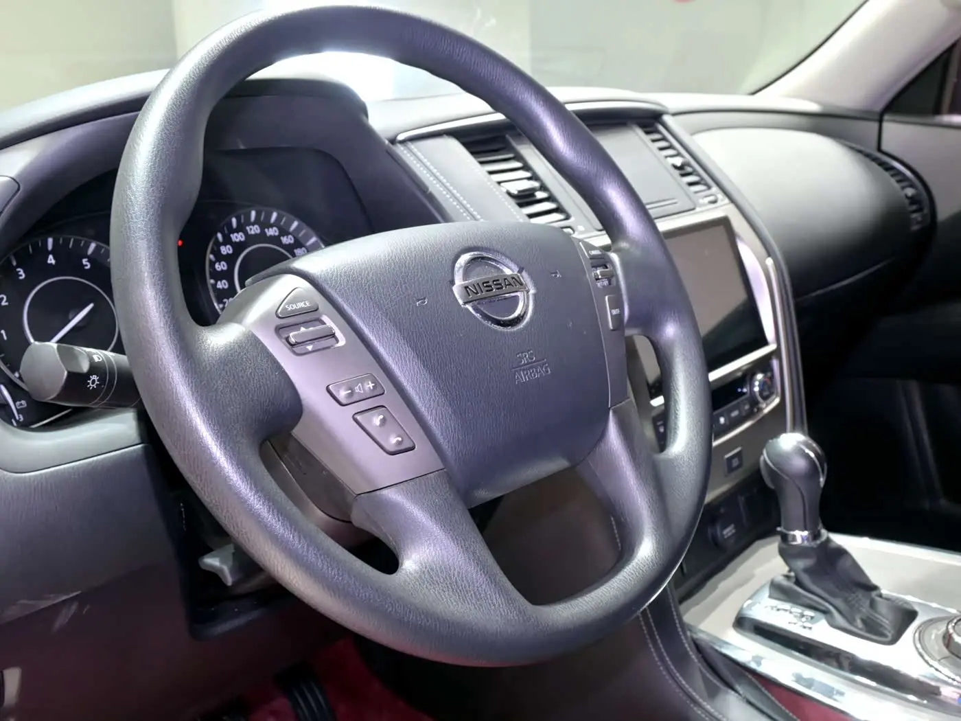 Nissan Patrol 2019 — Photo 14/20