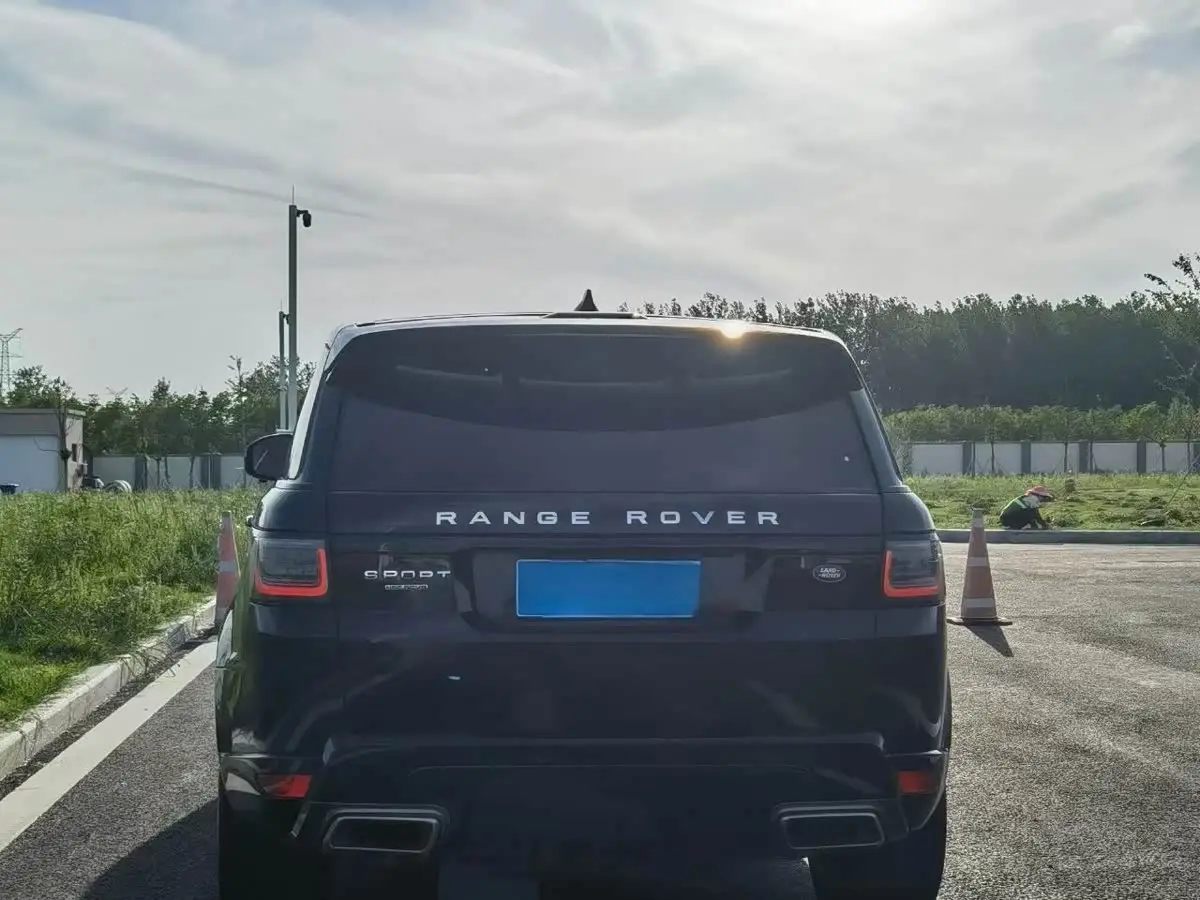 Land Rover Range Rover Sport 2019 — Photo 10/10