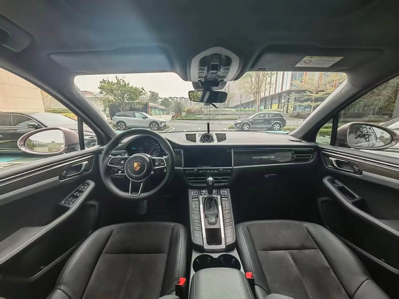 Porsche Macan 2019 — Фото 7/13