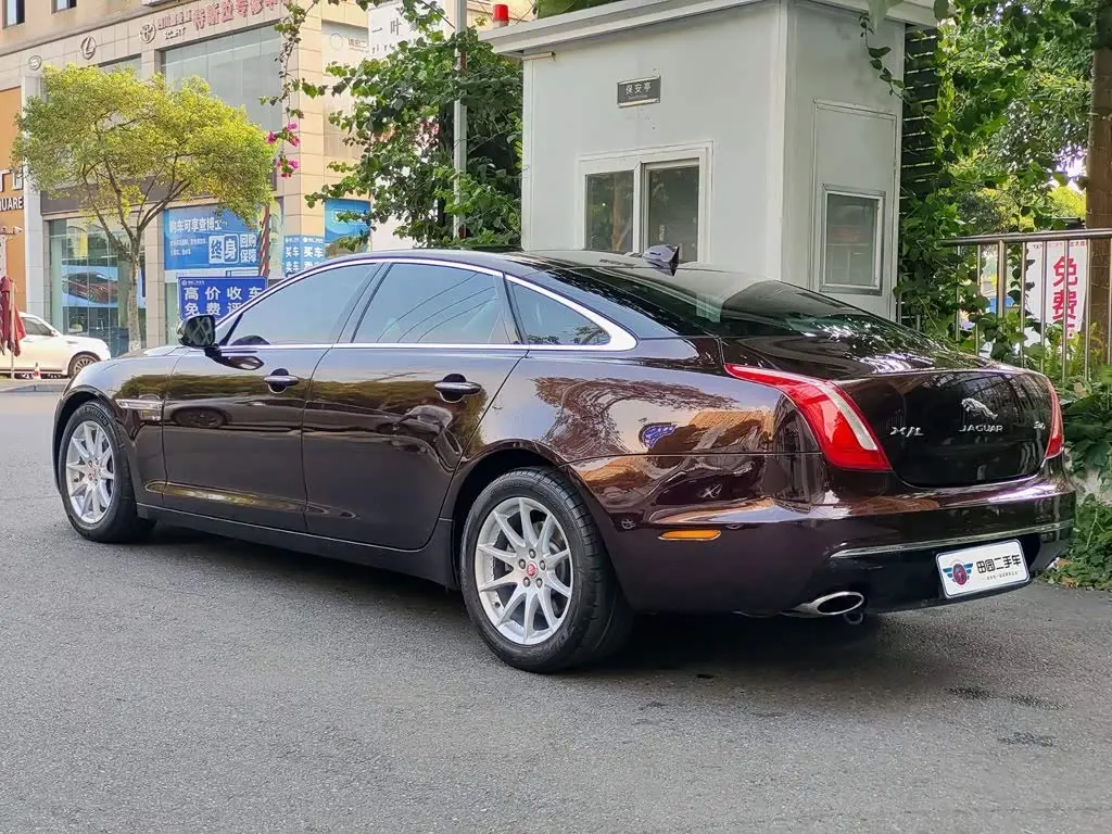Jaguar XJ 2016 — Photo 4/11
