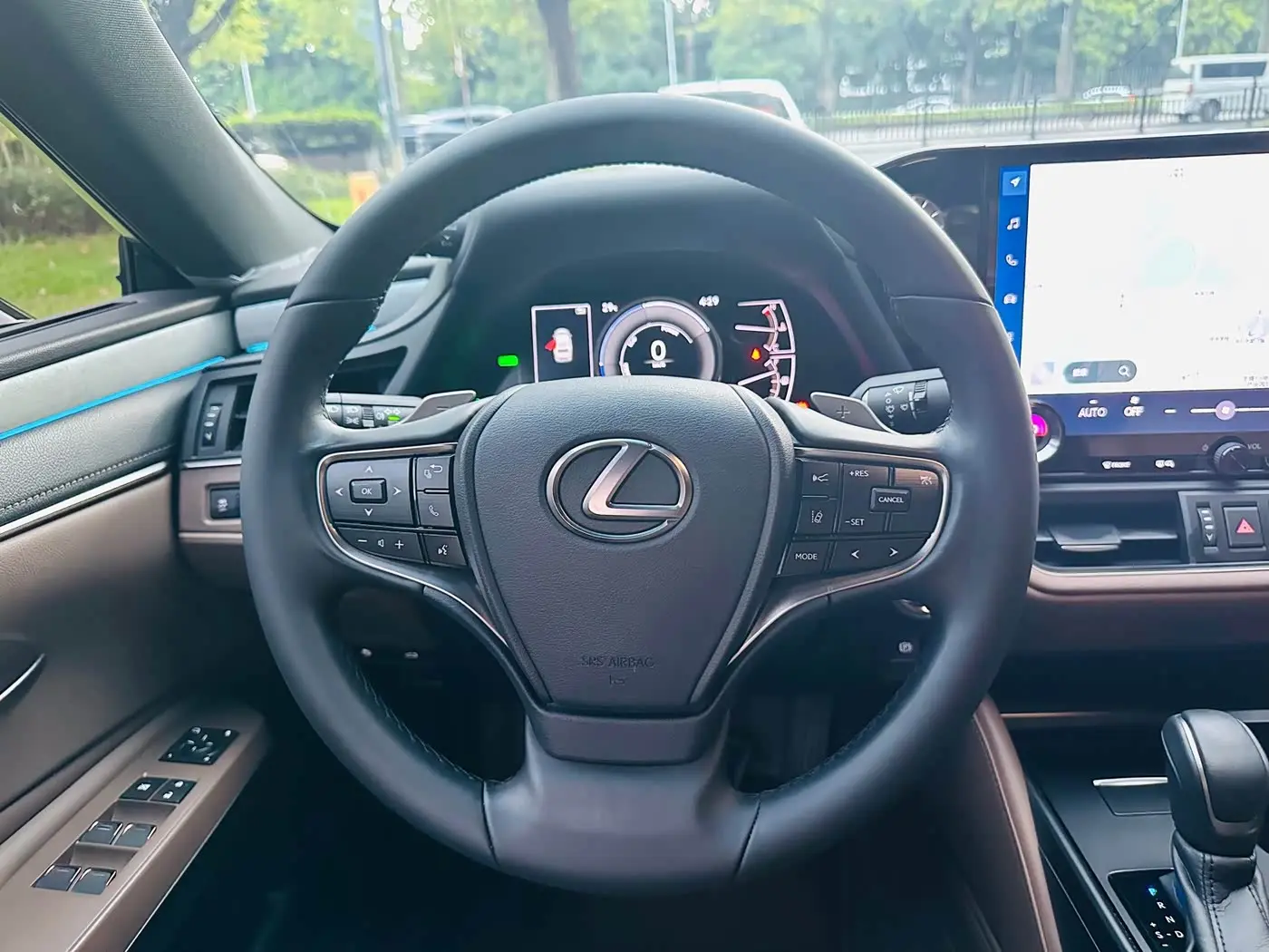 Lexus ES 2025 — Photo 15/19