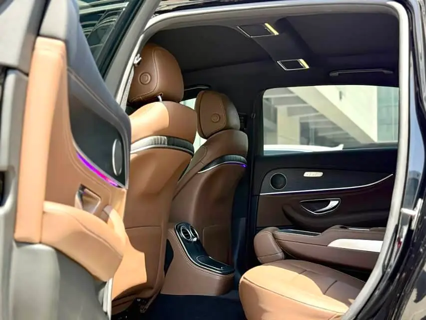 Mercedes-Benz E-Class 2023 — Şəkil 10/18