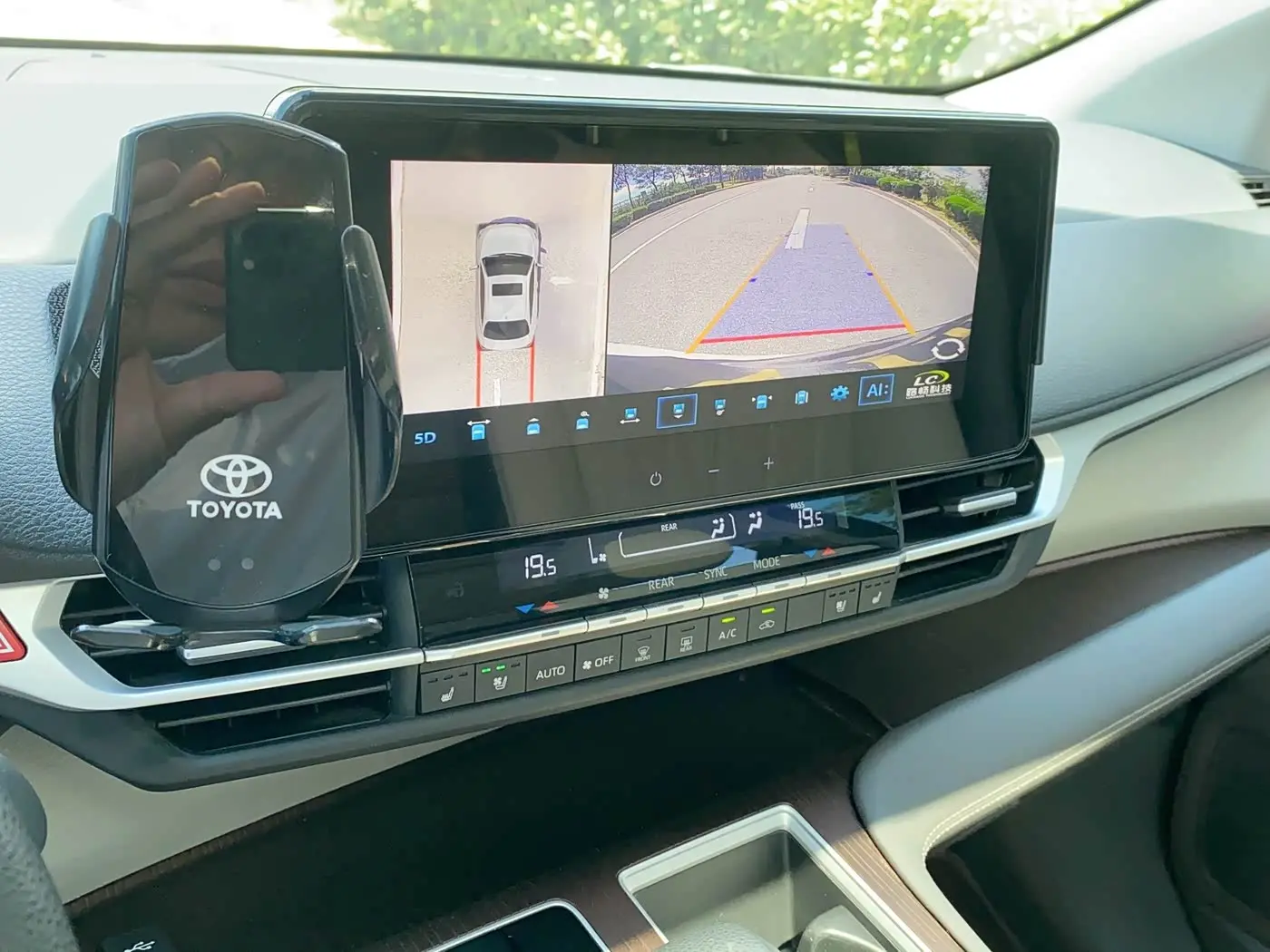Toyota Sienna 2024 — Photo 13/20