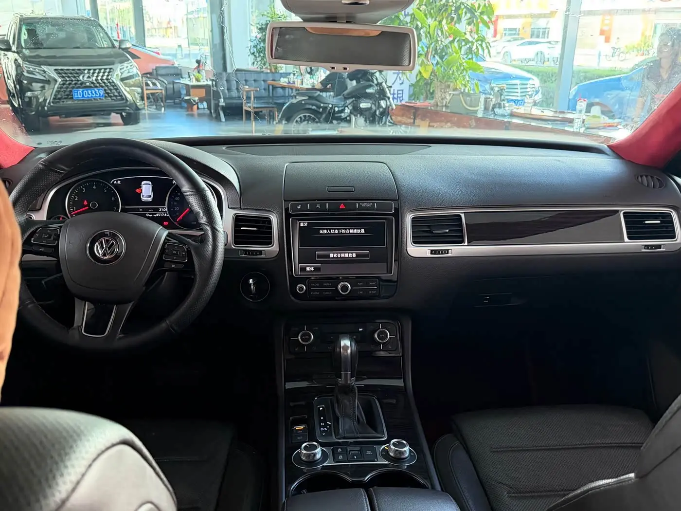 Volkswagen Touareg 2016 — Şəkil 8/10