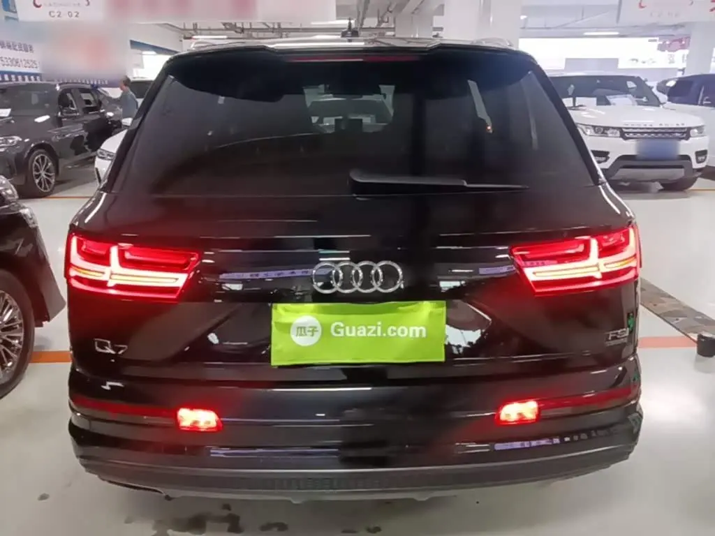 Audi Q7 2019 — Şəkil 6/20
