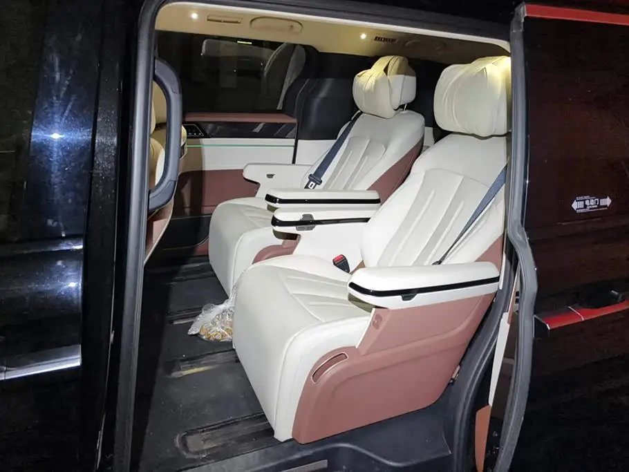 BYD Xia 2025 — Photo 11/16