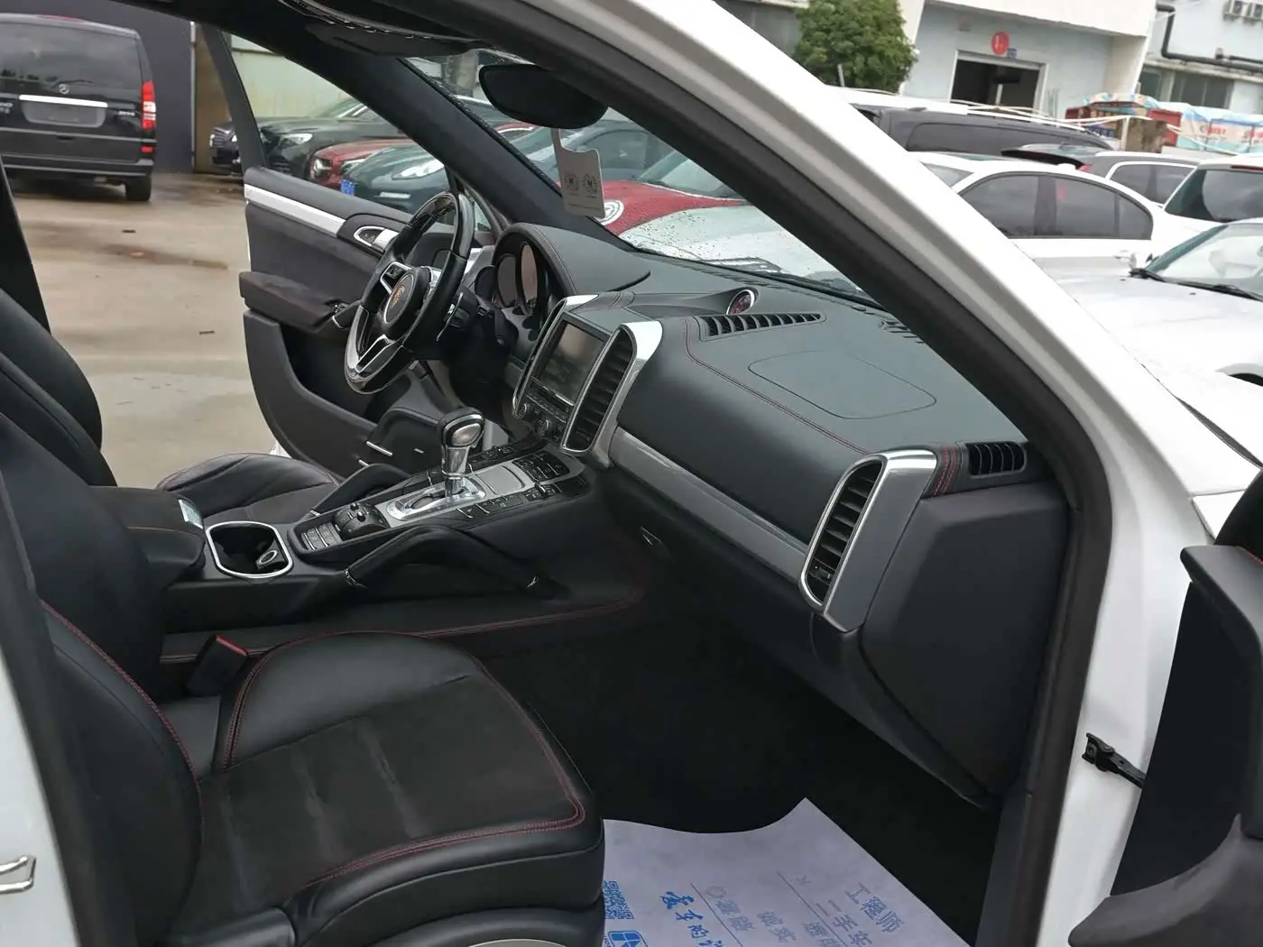 Porsche Cayenne 2016 — Photo 14/18