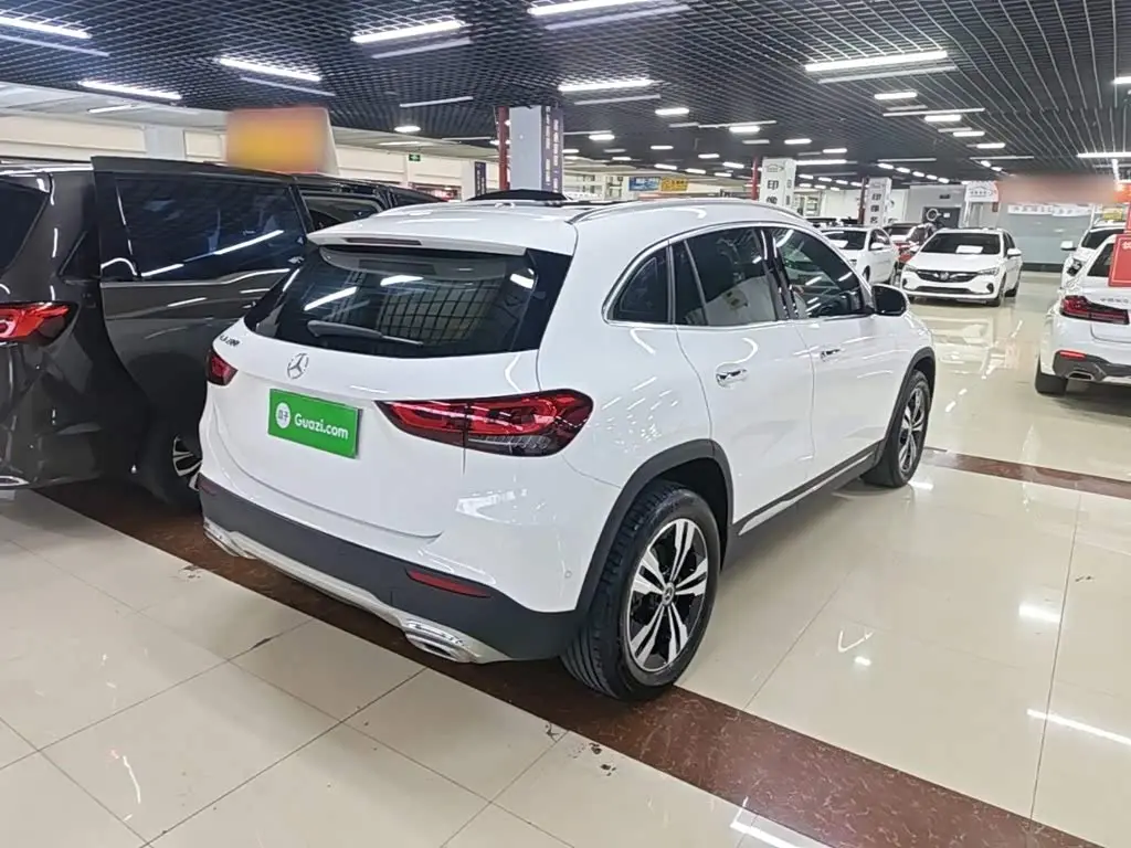 Mercedes-Benz GLA 2021 — Фото 7/20