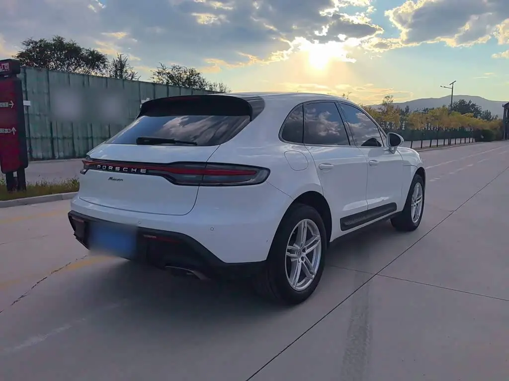 Porsche Macan 2023 — Photo 10/14