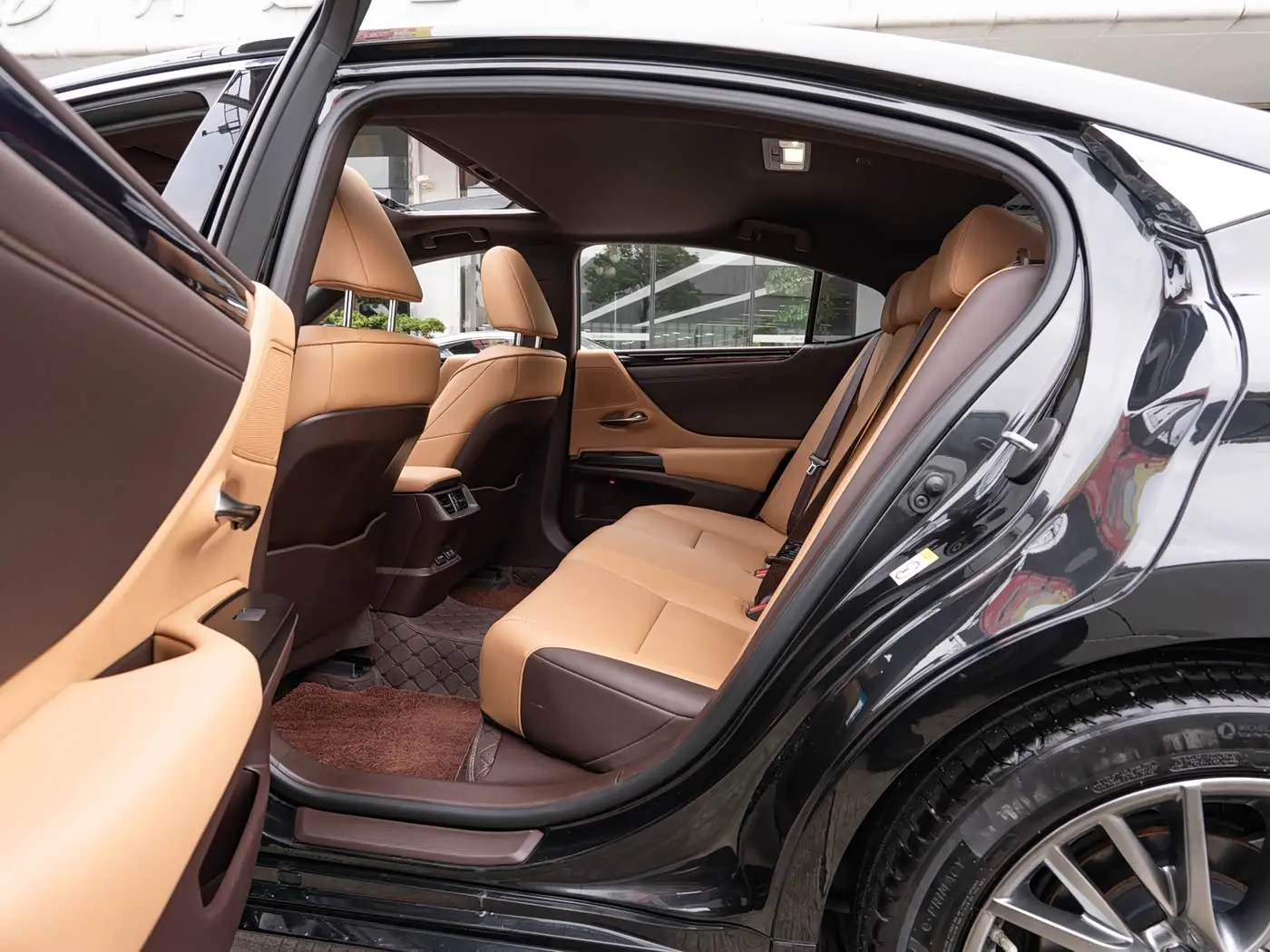 Lexus ES 2019 — Şəkil 10/20