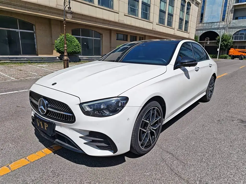 Mercedes-Benz E-Class 2022 — Фото 1/13