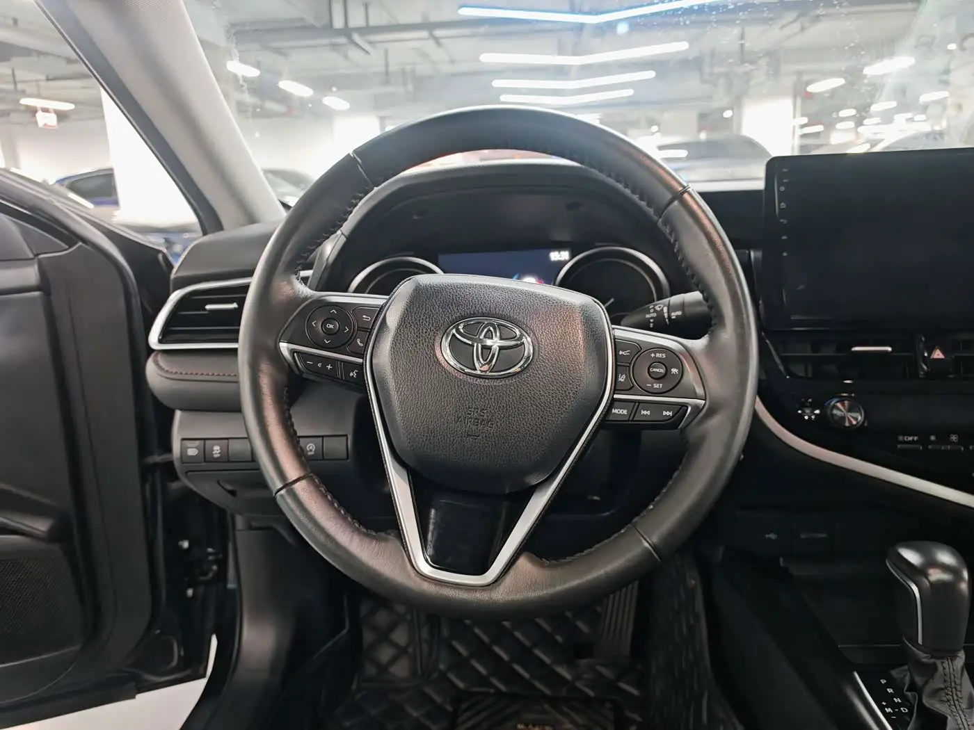 Toyota Camry 2023 — Фото 10/16