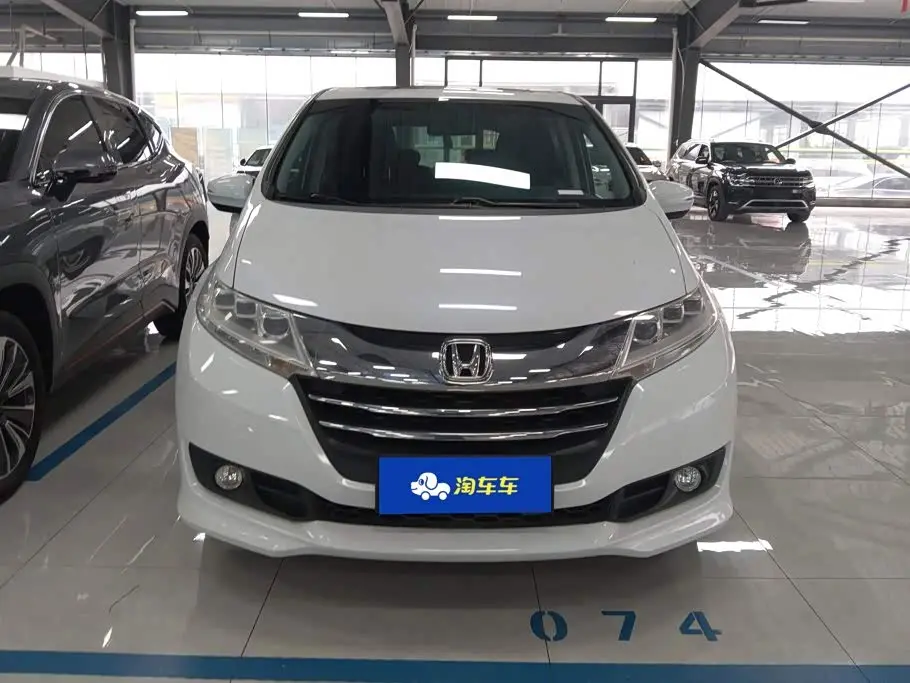 Honda Odyssey 2017 — Photo 2/16