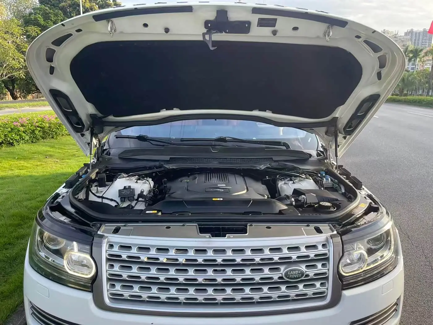 Land Rover Range Rover 2017 — Photo 13/18