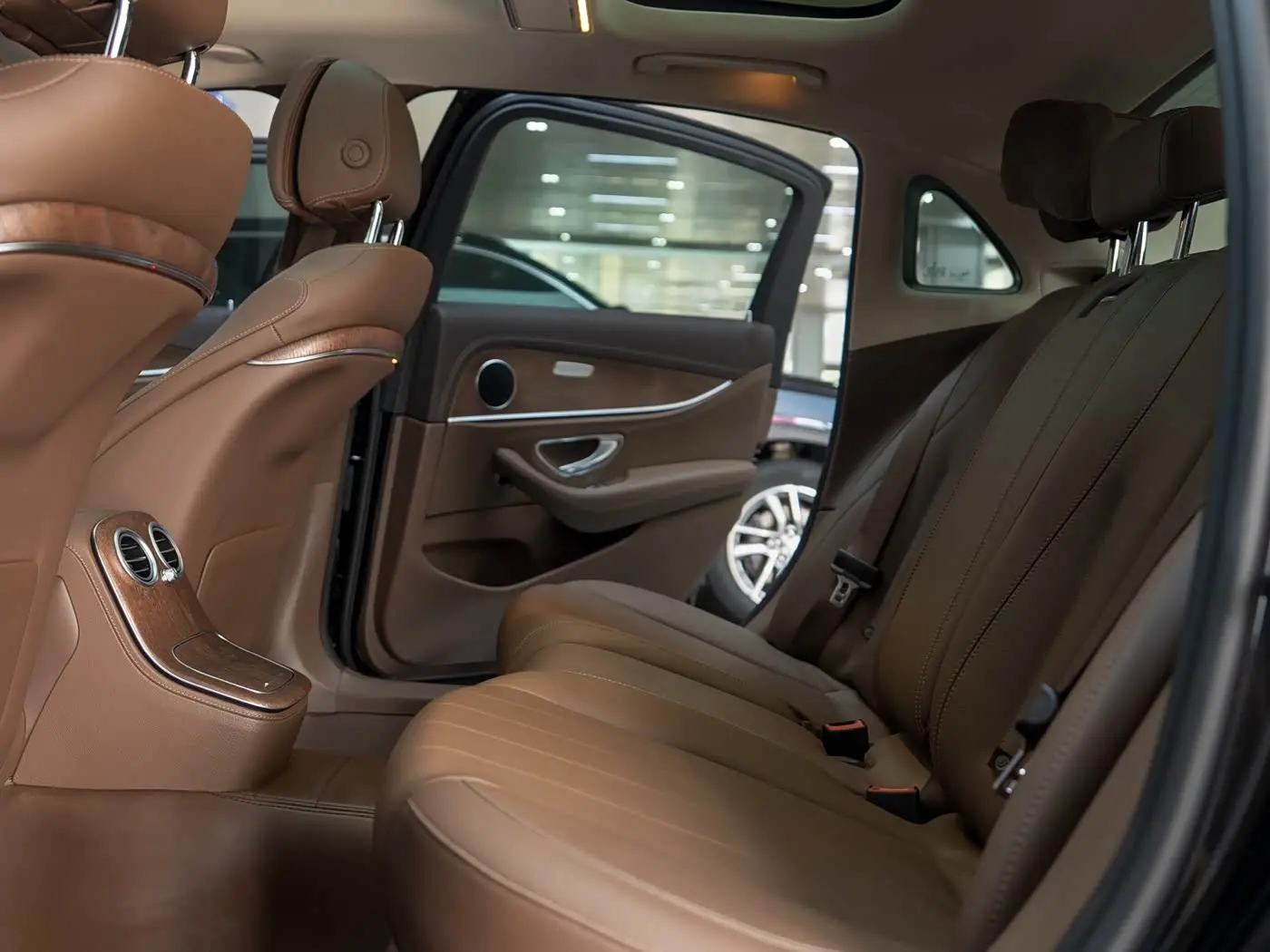 Mercedes-Benz E-Class 2023 — Şəkil 12/13