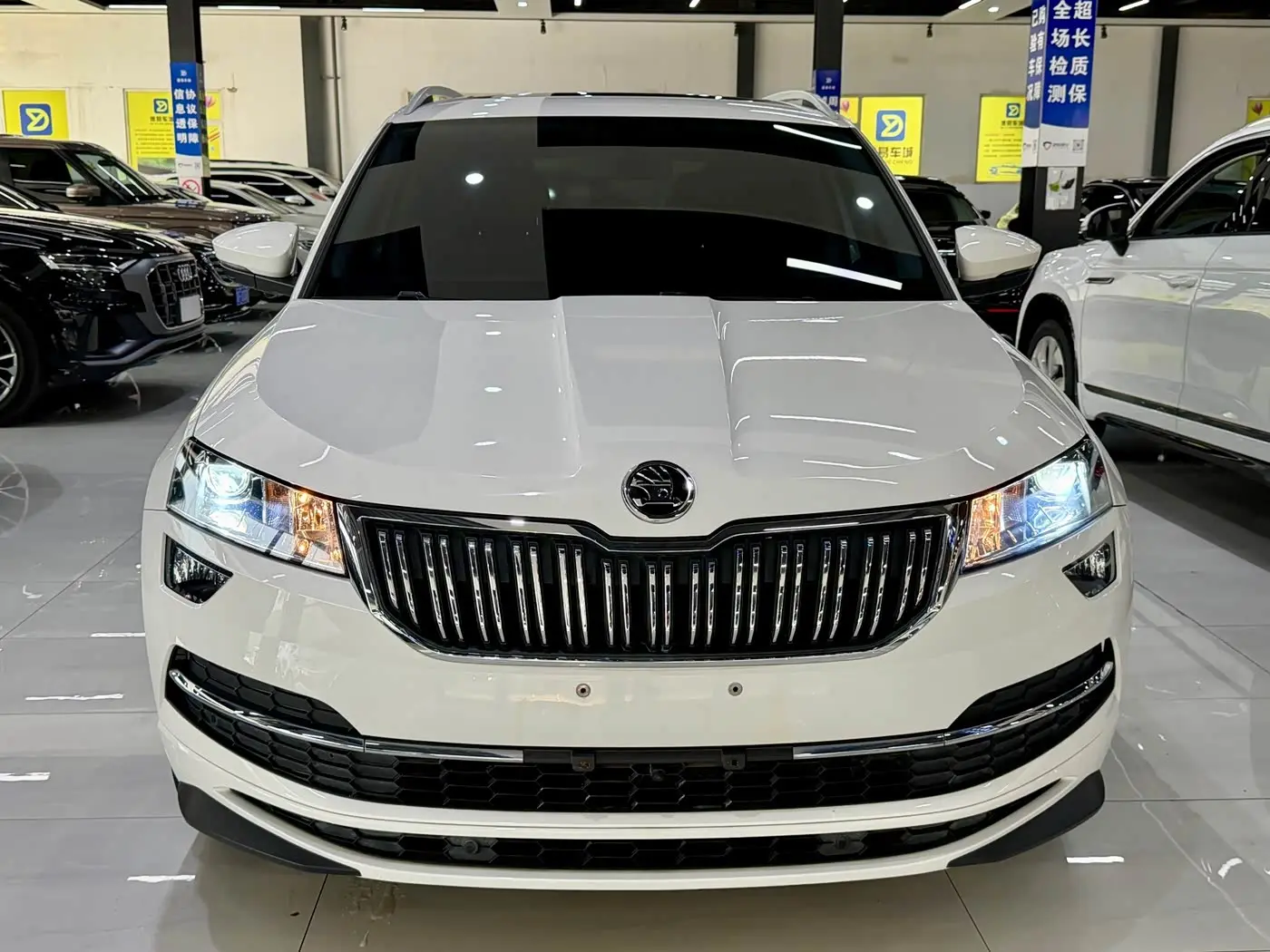 Škoda Karoq 2023 — Photo 2/17