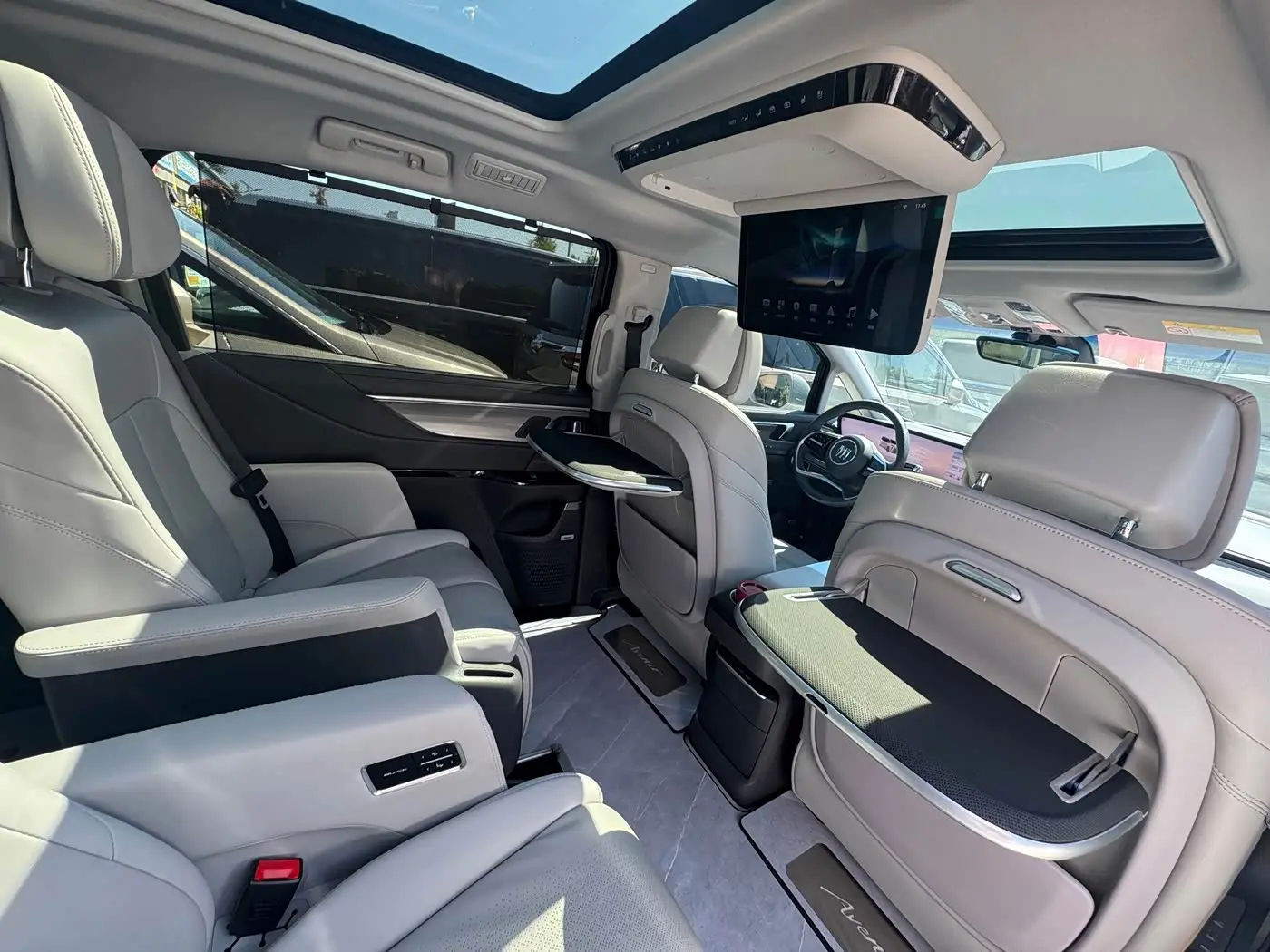 Buick GL8 2025 — Photo 17/20