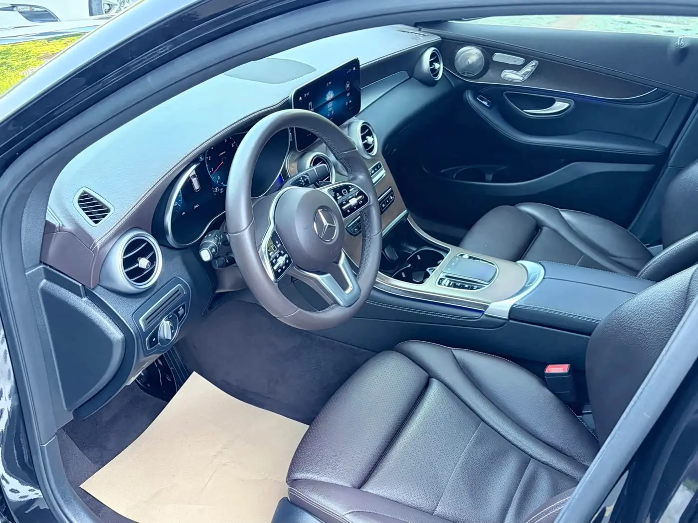 Mercedes-Benz GLC 2019 — Photo 7/9