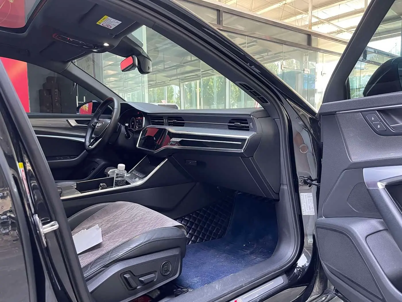 Audi A6L 2020 — Photo 8/20