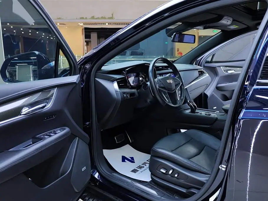 Cadillac XT5 2021 — ფოტო 15/20
