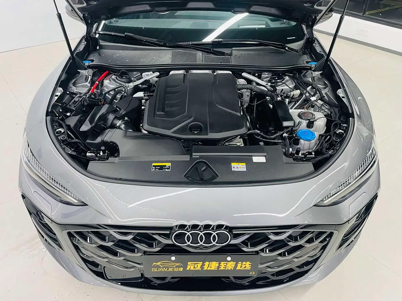Audi A5L Sportback 2025 — Photo 2/19