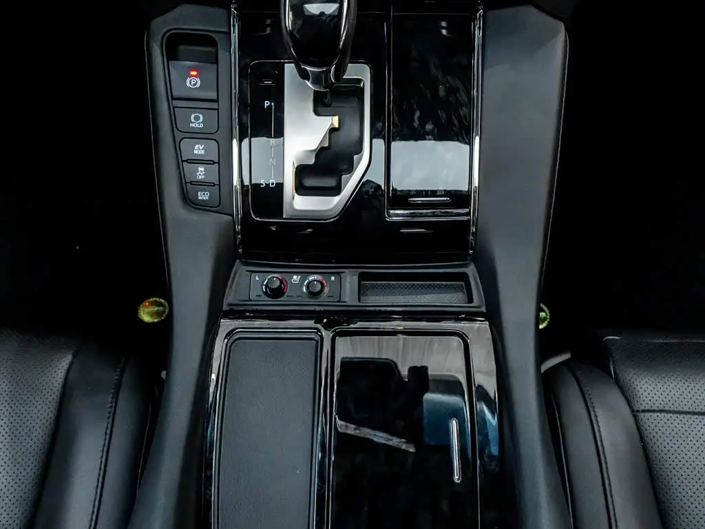 Toyota Vellfire 2023 — Şəkil 19/20