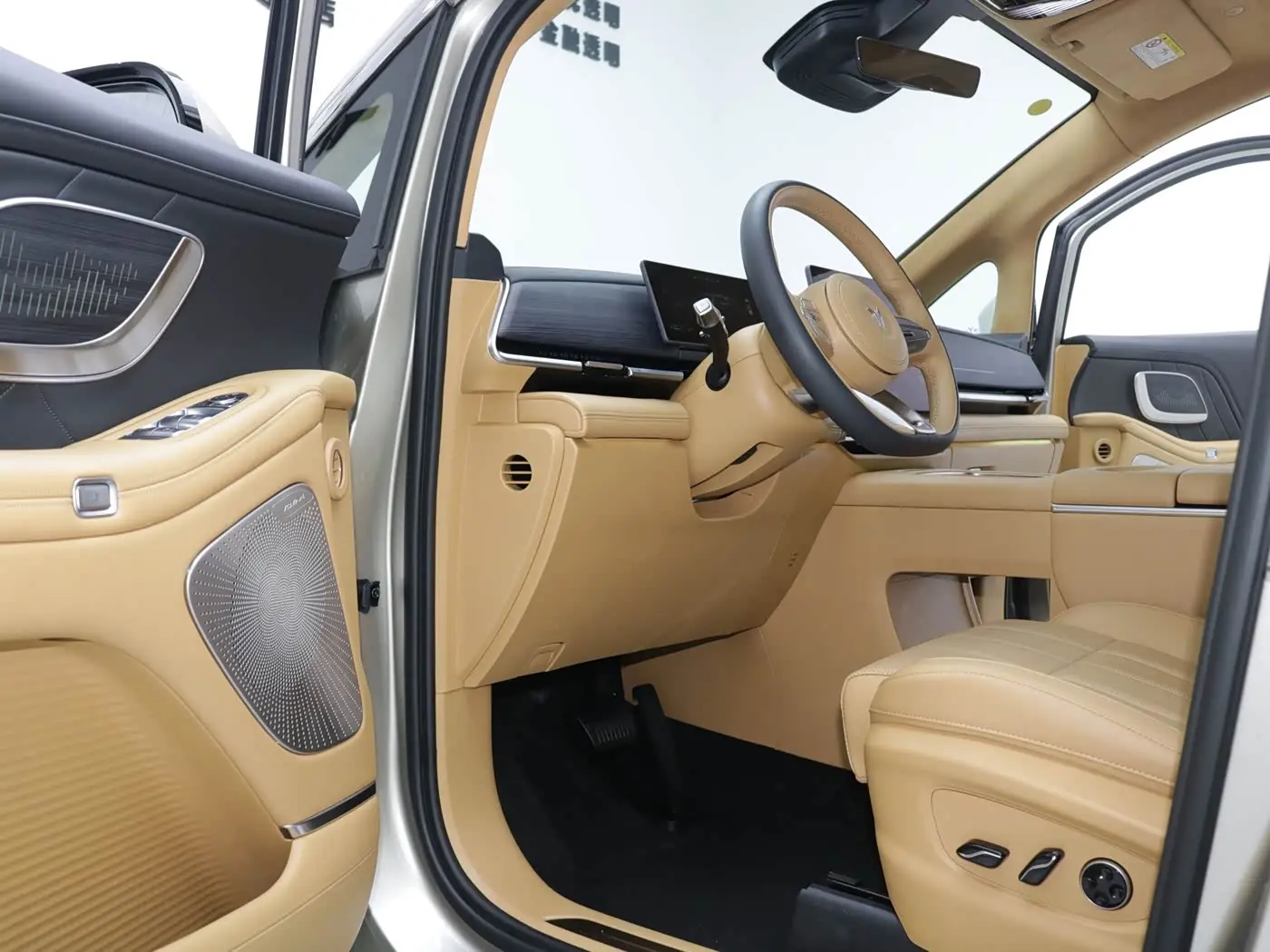 Voyah Auto Voyah Dreamer 2025 — Photo 4/20