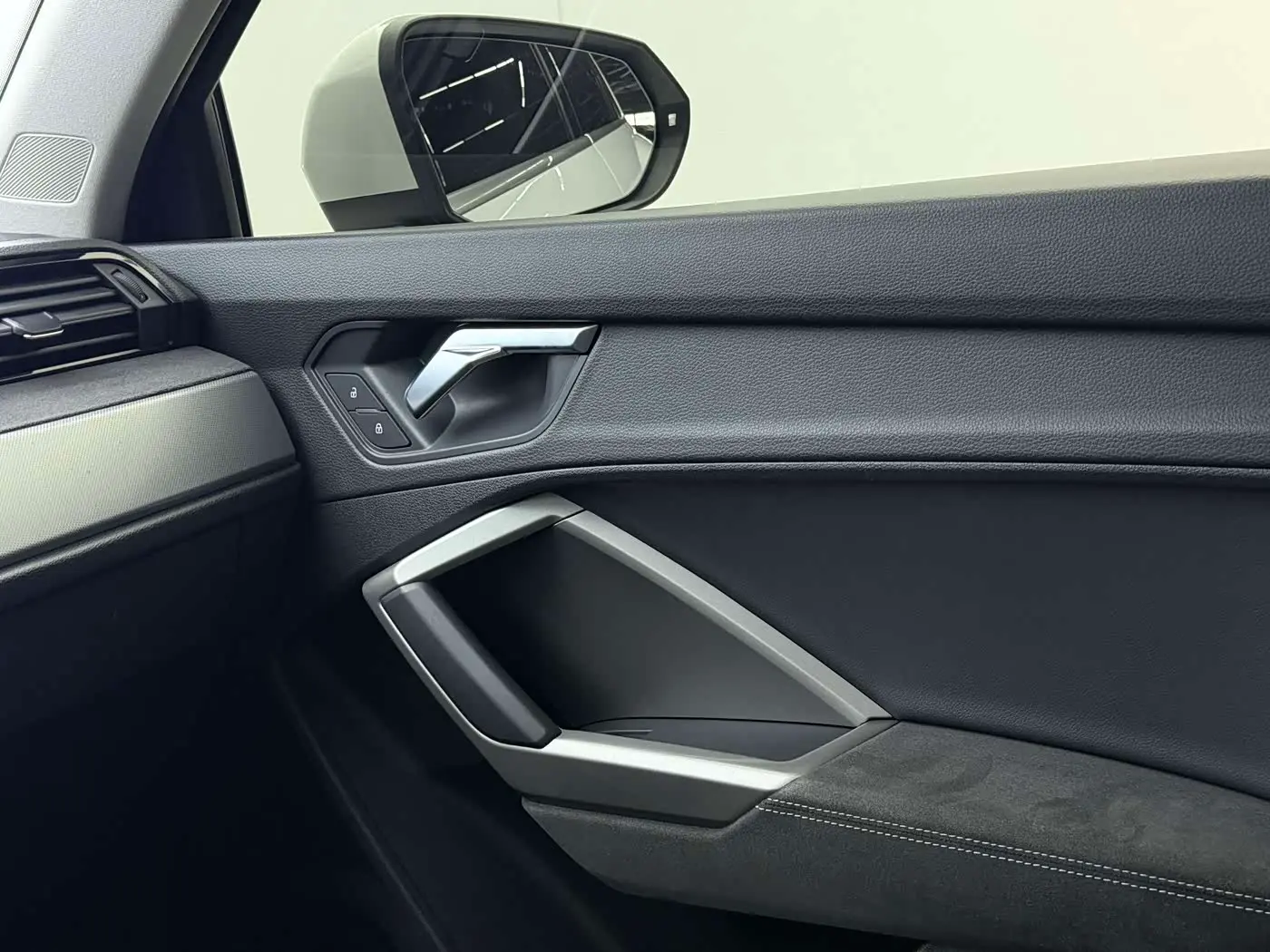 Audi Q3 2022 — Photo 14/20