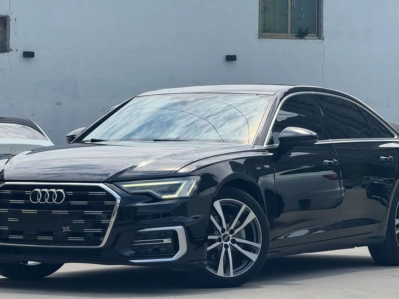 Audi A6L 2023 — Фото 1/20