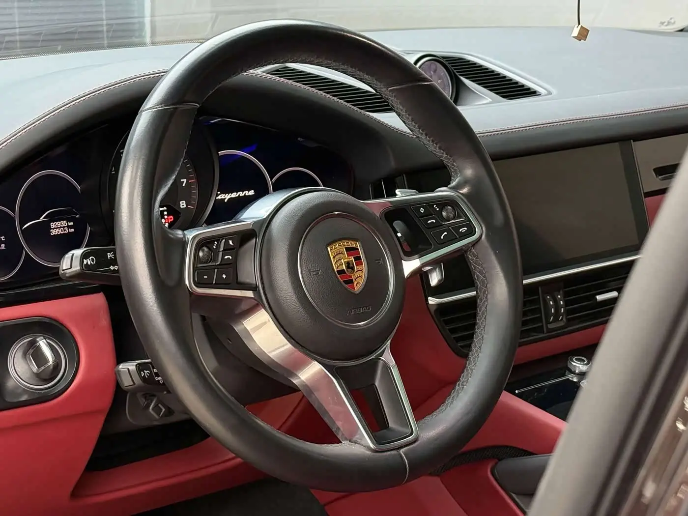 Porsche Cayenne 2019 — Photo 7/12
