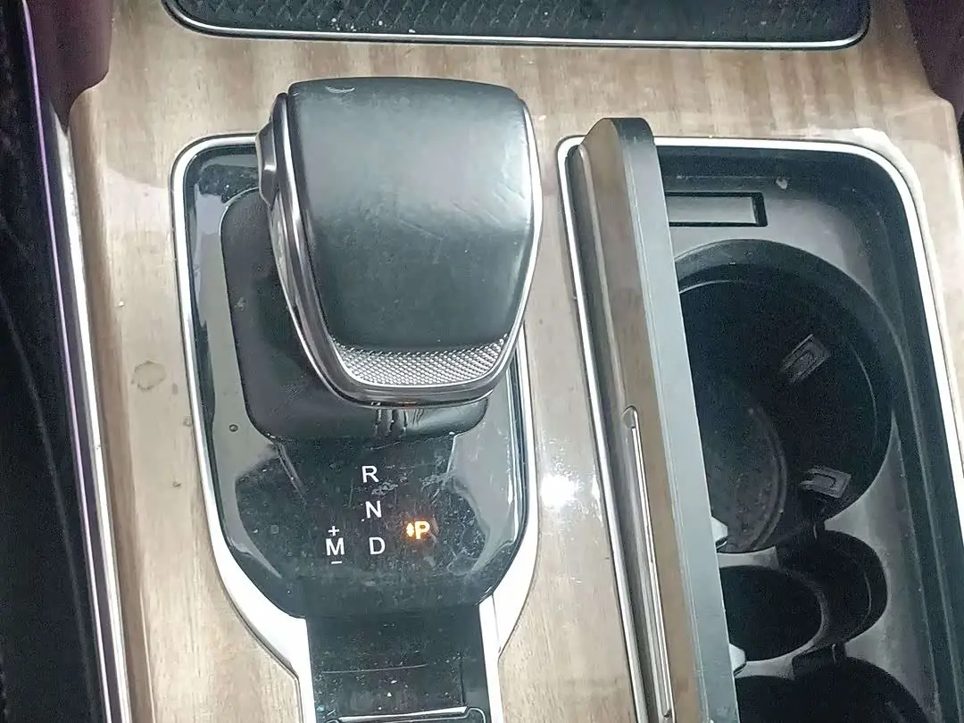 Hongqi HS7 2023 — Photo 14/15