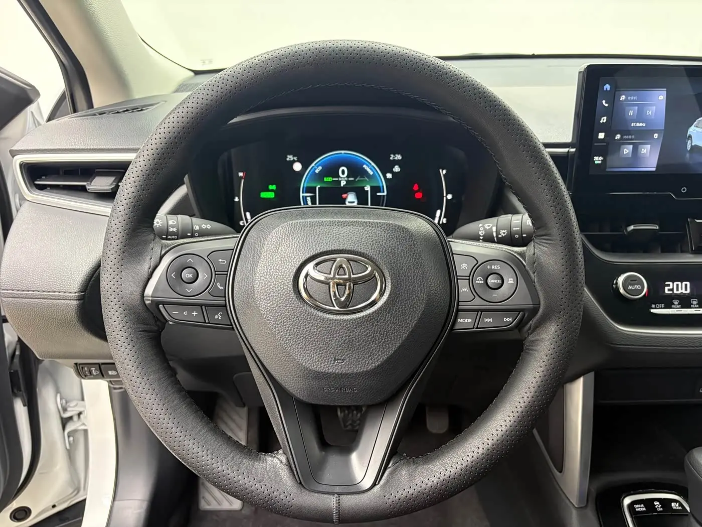 Toyota Corolla Cross 2025 — Фото 8/18