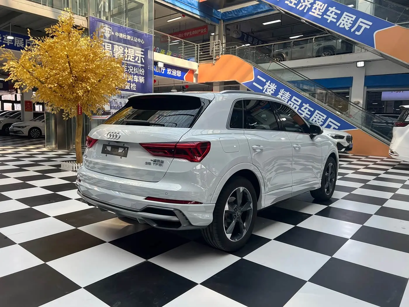 Audi Q3 2023 — Photo 19/19
