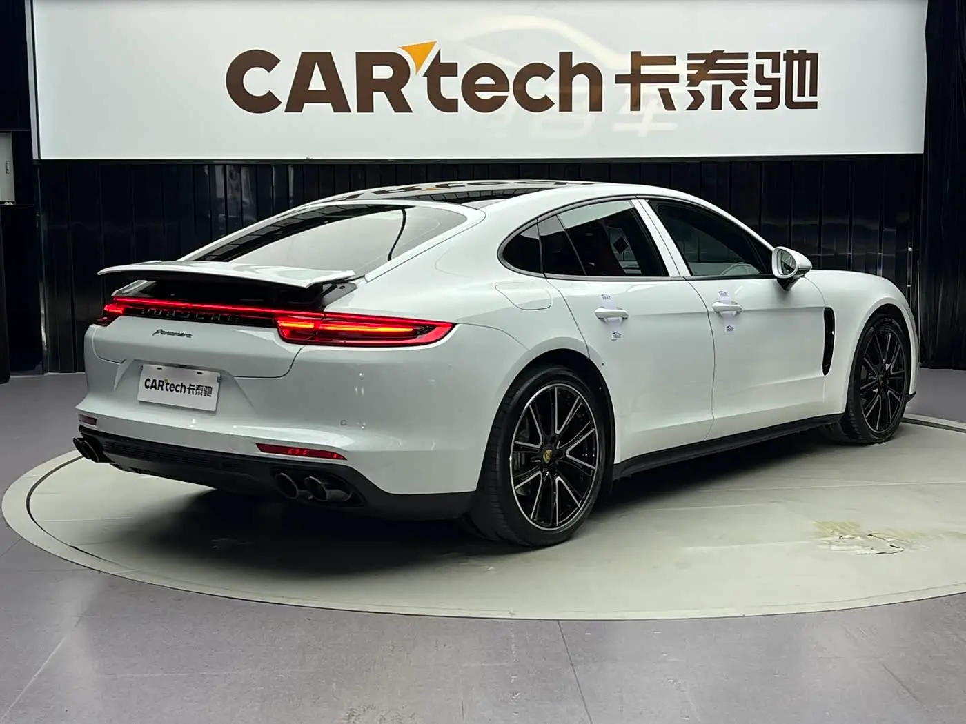 Porsche Panamera 2020 — Photo 6/14